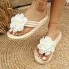 Stylische Damen-Slipper mit Blumendetail für den Sommer - BlütenSchritt