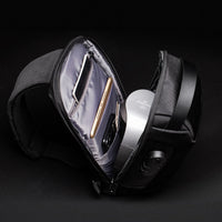 Kompakte wasserdichte Umhängetasche für Herren – Diebstahlsicher mit USB-Ladefunktion