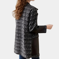 Damenmantel schwarz-weiß kariert, Wollmischung, lange Ärmel, modisch, Herbstmode.