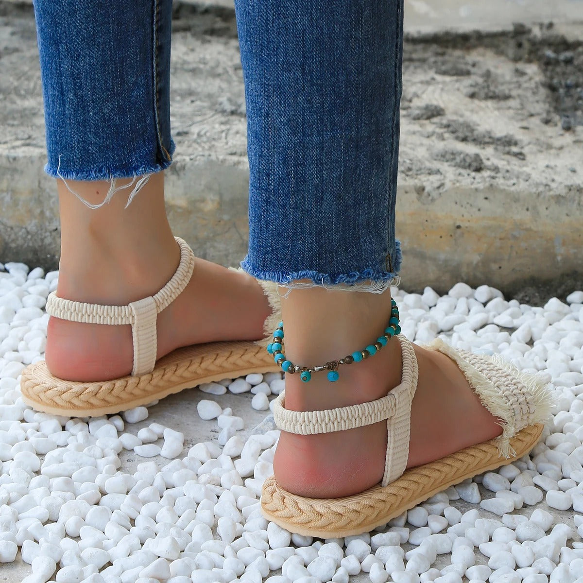 Trendige Quastensandalen mit niedrigem Absatz – Juliet