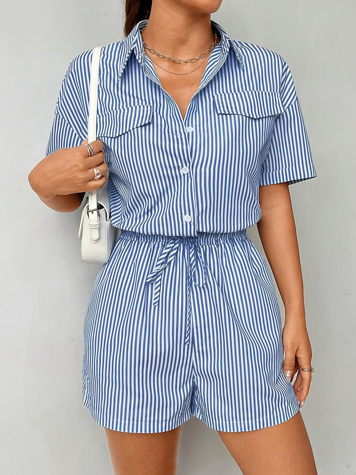 Trendiger Damen Jumpsuit mit kurzen Ärmeln für den Sommer - StreifenFrisch
