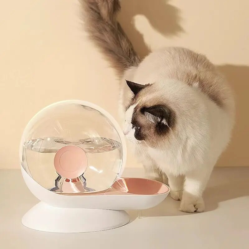 Selbstfüllender Wasserspender für Katzen und Hunde – AquaPaw