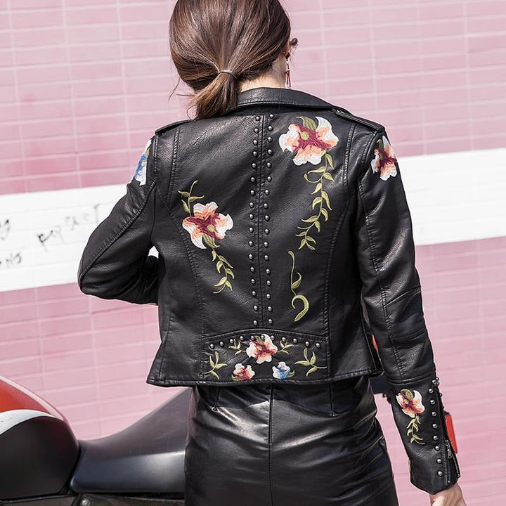 Bestickte Damen Kunstlederjacke im Bikerstil – Eleonora