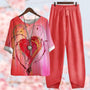 Rotes Damen-Set mit Herzmotiv, T-Shirt und Hose, lässig, bequem, modisch.