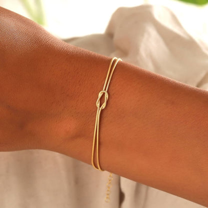 Minimalist Knot Bracelet – Elva