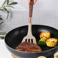 Küchenutensilien aus Lebensmittel-Silikon mit Holzgriff – KitchenElegance