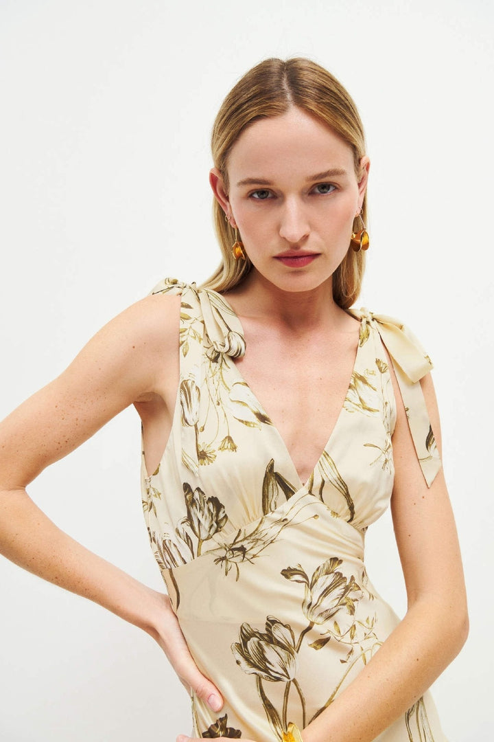 Flowing beige maxi dress with button detail – Ysolde