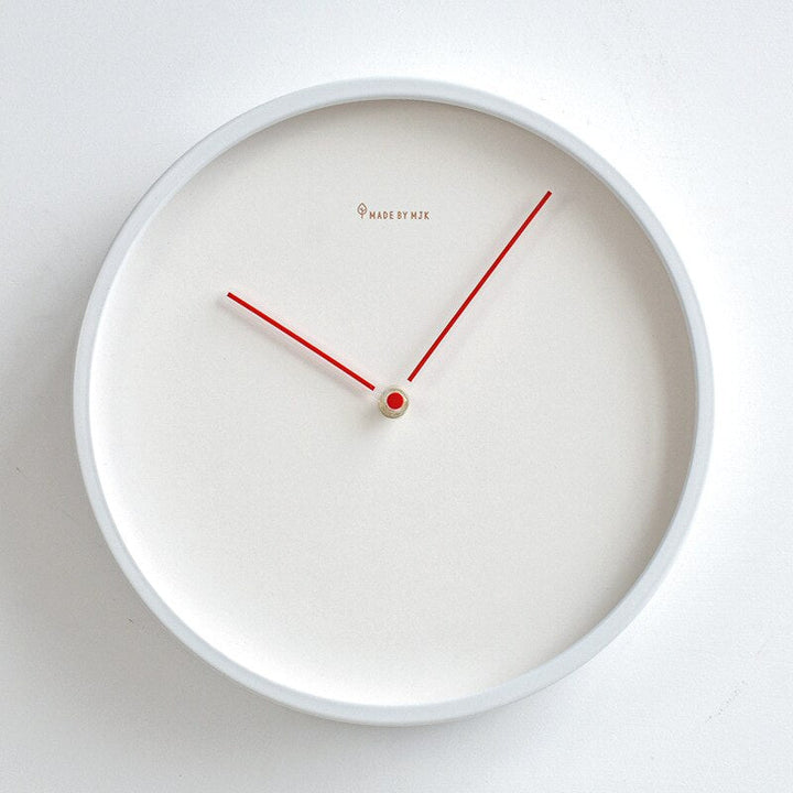 Minimalistische skandinavische Wanduhr - Skara