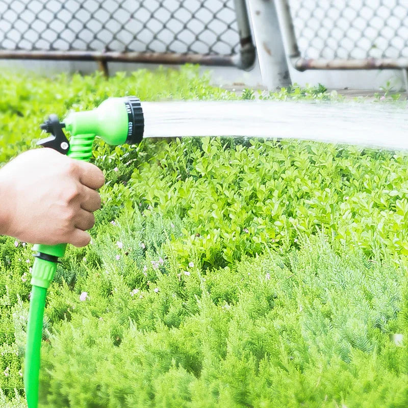 Retractable Garden Hose with Spray Nozzle – FlexaFlow