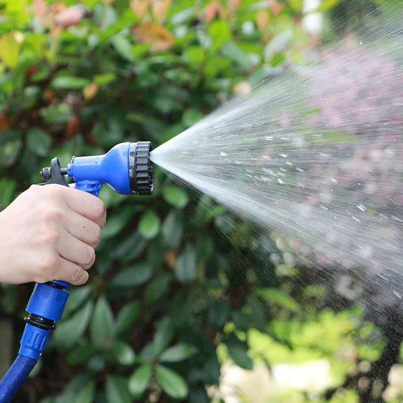Retractable Garden Hose with Spray Nozzle – FlexaFlow