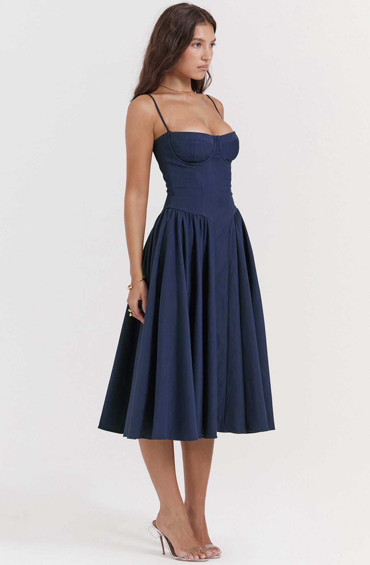 Stylisches Sommerkleid mit Spaghettiträgern und Taillenmieder – Mira