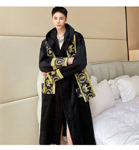 Kuschel Master 5000 | Super kuscheliger Samt-Bademantel