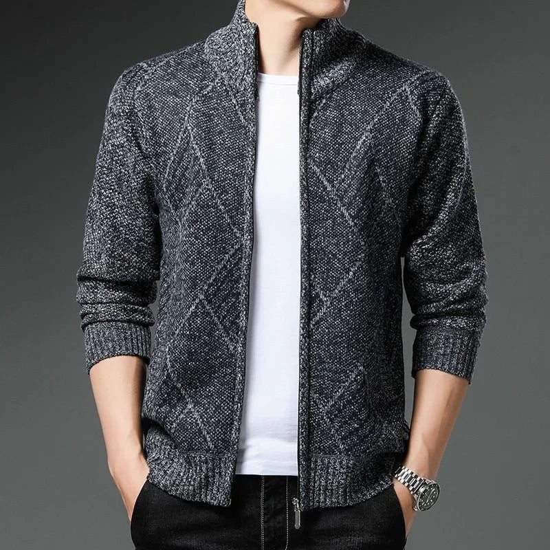 StripeZip Weste | Trendiger gestreifter Winter-Cardigan