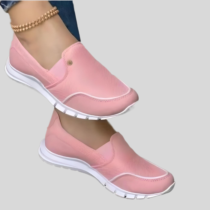 Elia -  Schmal geschnittene Slip on Schuhe mit weißer Laufsohle