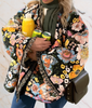 Brooklyn -  Schwarze dicke Kunstjacke innen mit großen Blumenprints