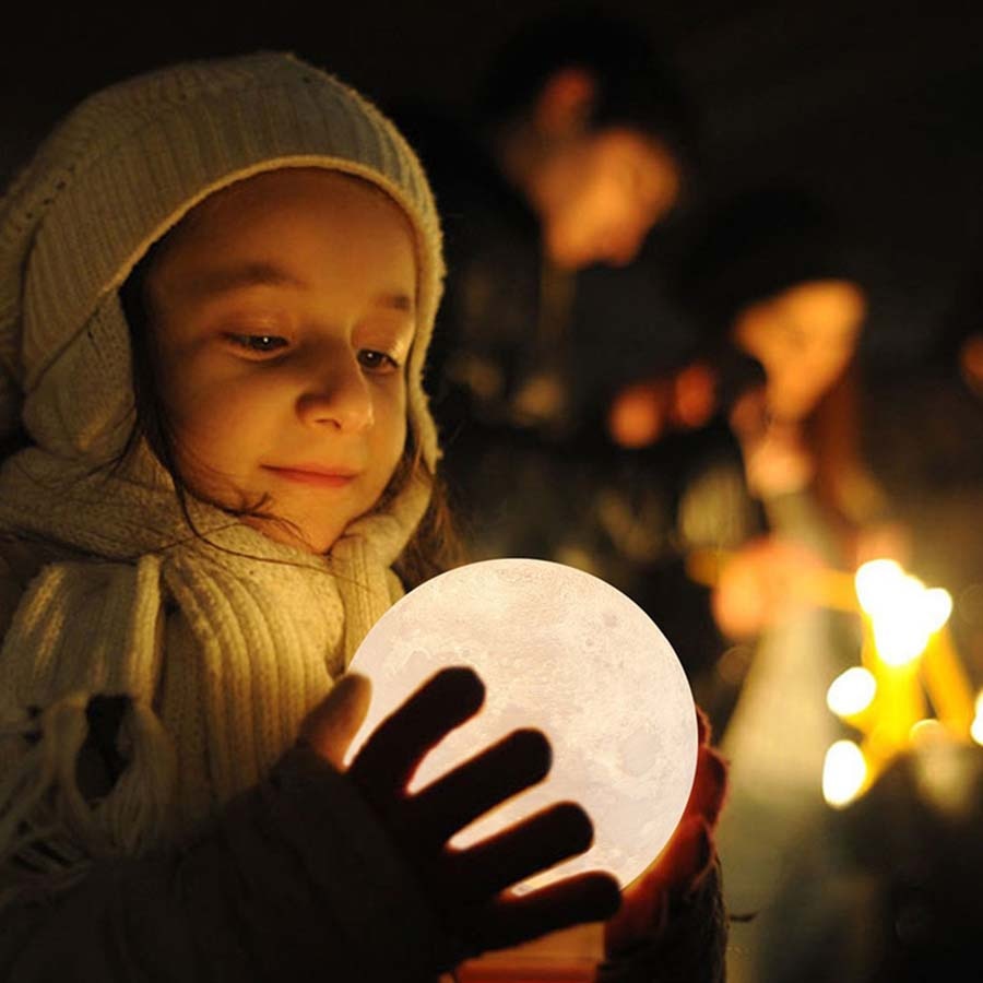 LunaGlow | Lassen Sie Ihr Zimmer mit der magischen Kraft des Mondes erstrahlen