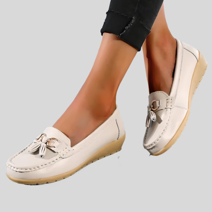 Hannah - Casual Slip-On Shoe with Band Design in the Middle